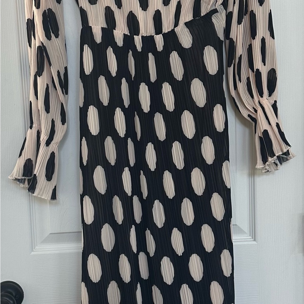 Nasty Gal Black and Cream pleated Polka Dot Long Sleeve Dress - Picture 2 of 4
